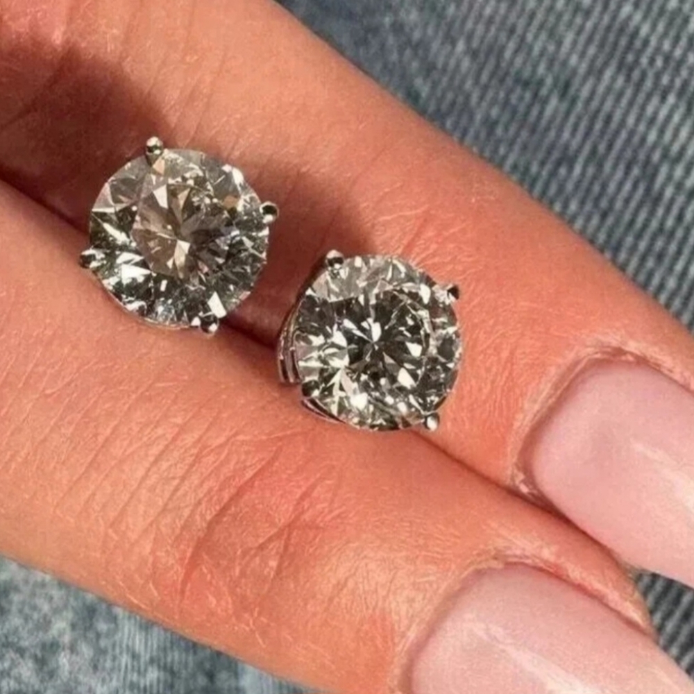 Elegant 6ct Cerified Moissanite Silver Stud Earrings - Picture 4 of 9